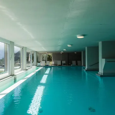 Valarin Napoli, Luxury & Wellness, *