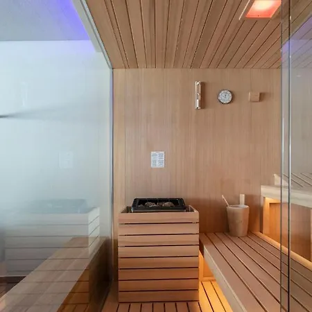 Valarin Napoli, Luxury & Wellness, Vercana