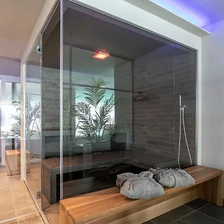 Valarin Napoli, Luxury & Wellness, * Vercana